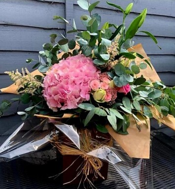Florists Choice Bouquet. A stunning bouquet using seasonal blooms. Unique design. Free local delivery. Flower Boutique Wickford, Essex.