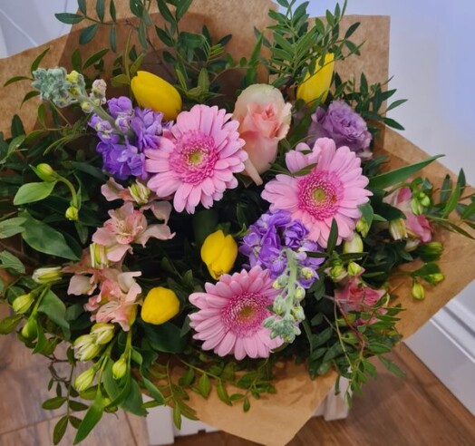 What better way to show your mum how much they mean to you than with this pretty, Country Garden Bouquet. Free local delivery. Wickford, Essex