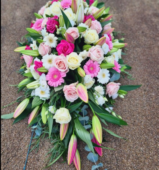 Coffin Spray Funeral Tribute. We understand the significance of the floral tribute for your loved one. Get in touch to discuss your requirements.