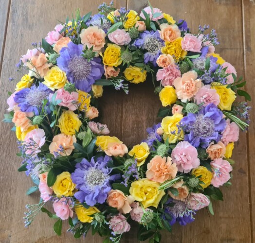 Wreaths Funeral Tribute, We understand the significance of the floral tribute for your loved one. Get in touch to discuss your requirements.