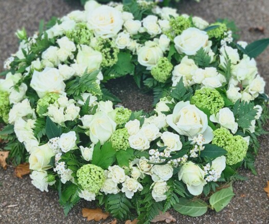 Wreaths Funeral Tribute, We understand the significance of the floral tribute for your loved one. Get in touch to discuss your requirements.